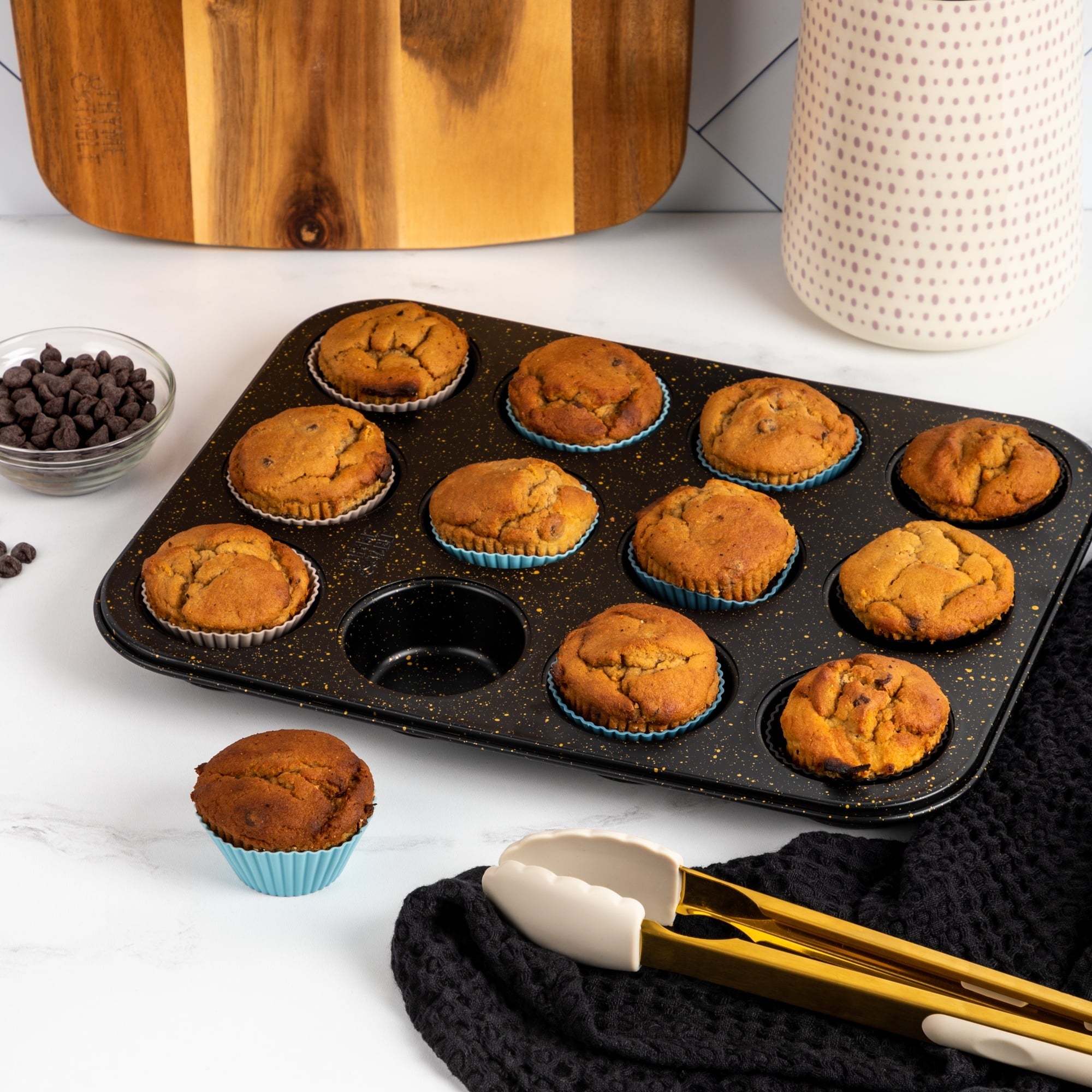 12 Cup Nonstick Muffin Pan with Silicone Baking Cups - Black